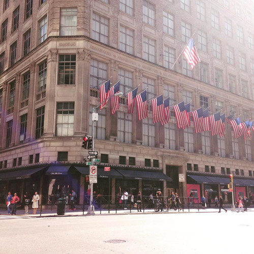 Saks 5th Avenue
